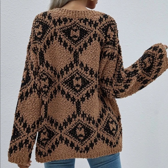 Boho print fuzzy sweater - Picture 8 of 11